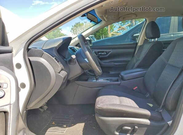 1N4AL3AP5JC177593 2018 NISSAN ALTIMA White Front interior view