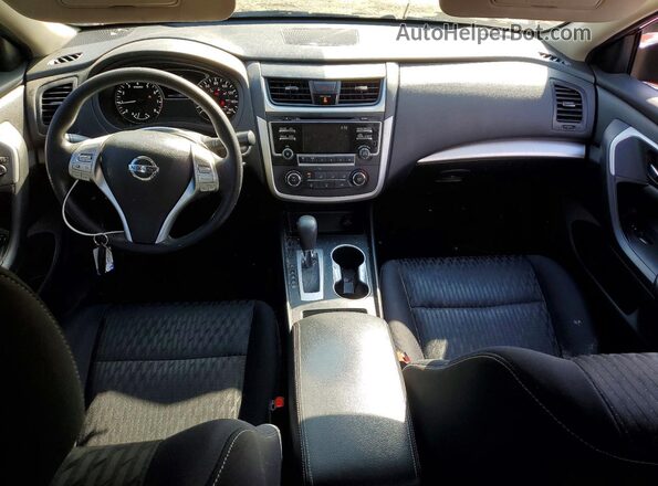 1N4AL3AP5JC474895 2018 NISSAN ALTIMA Красный Вид панели приборов