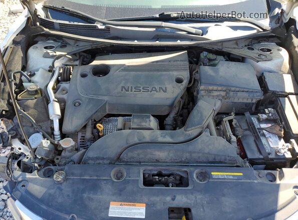 1N4AL3AP6GC269515 2016 NISSAN ALTIMA White Rear interior view