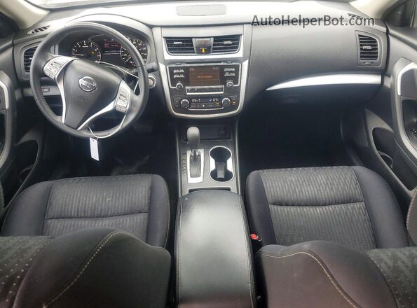 1N4AL3AP6HC153832 2017 NISSAN ALTIMA Red Dashboard view