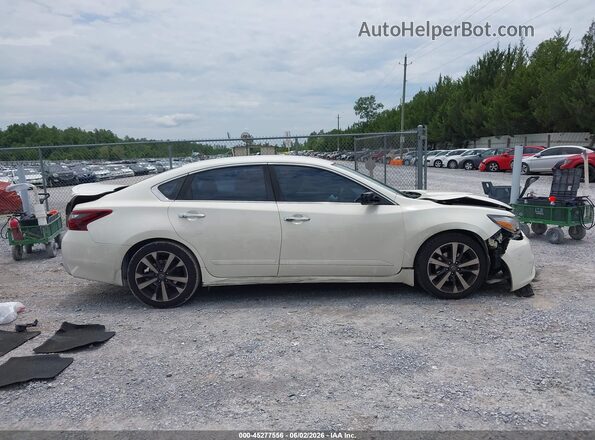 1N4AL3AP6HC165656 2017 NISSAN ALTIMA White Սալոնի հետևի տեսք