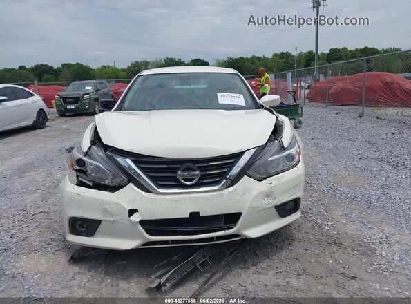 1N4AL3AP6HC165656 2017 NISSAN ALTIMA White Սարքավորումների վահանակի տեսք