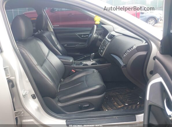 1N4AL3AP6HC172073 2017 NISSAN ALTIMA Silver Front interior view