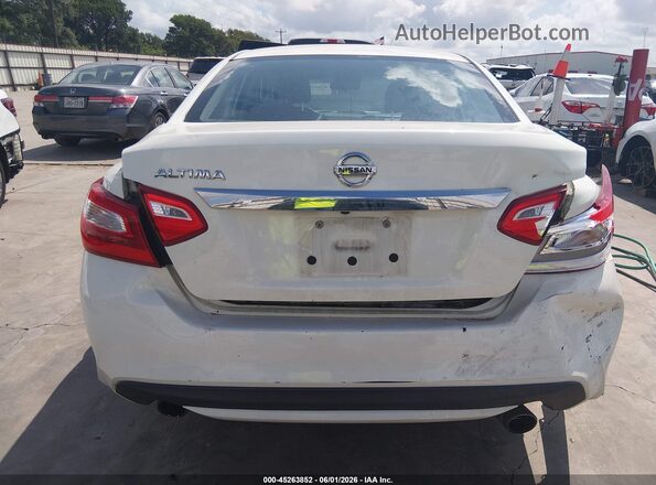 1N4AL3AP6HC191318 2017 NISSAN ALTIMA White Widok z przodu