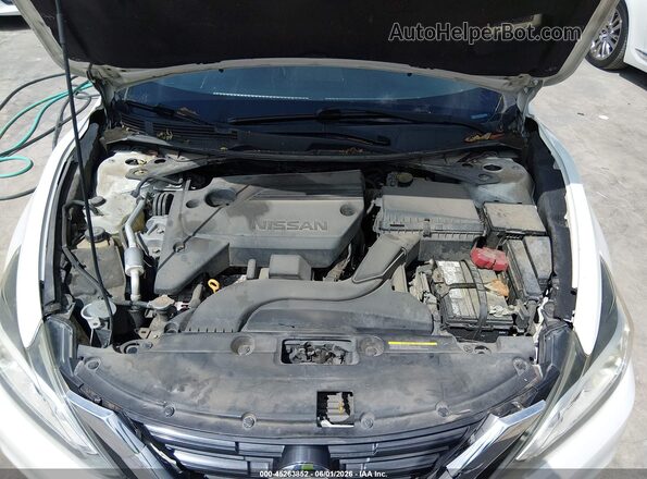 1N4AL3AP6HC191318 2017 NISSAN ALTIMA White Widok z tyłu