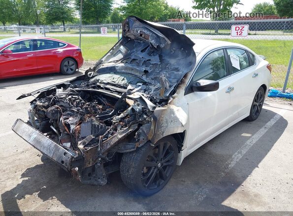 1N4AL3AP6HC243014 2017 NISSAN ALTIMA White Առջևի ձախ երեք քառորդ տեսարան