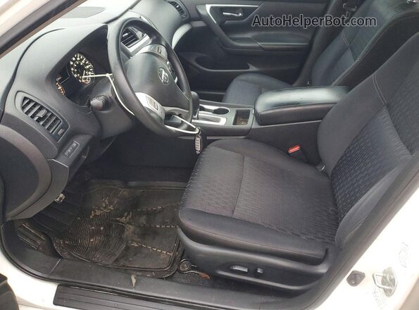 1N4AL3AP6JC196458 2018 NISSAN ALTIMA White Front interior view