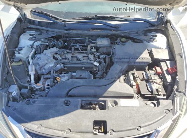 1N4AL3AP7GC258605 2016 NISSAN ALTIMA White Widok wnętrza z tyłu