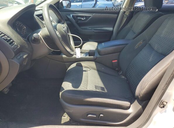 1N4AL3AP7GN331766 2016 NISSAN ALTIMA Silver Front interior view