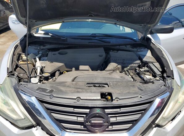 1N4AL3AP7GN331766 2016 NISSAN ALTIMA Silver Rear interior view