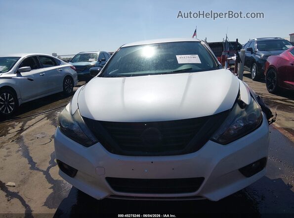 1N4AL3AP7HC229512 2017 NISSAN ALTIMA White ხელსაწყოთა პანელის ხედი