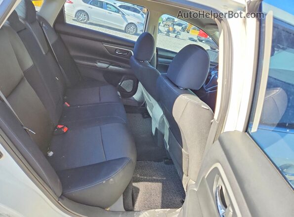 1N4AL3AP7HN312653 2017 NISSAN ALTIMA White Widok tylnych siedzeń