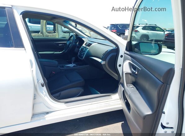 1N4AL3AP7HN317528 2017 NISSAN ALTIMA Белый Вид салона спереди
