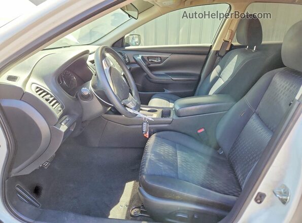 1N4AL3AP7JC159337 2018 NISSAN ALTIMA White Вид салону спереду