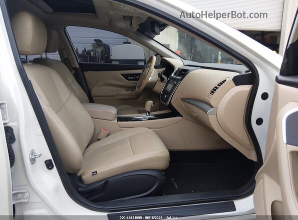 1N4AL3AP8GC275963 2016 NISSAN ALTIMA White Vista interior delantera