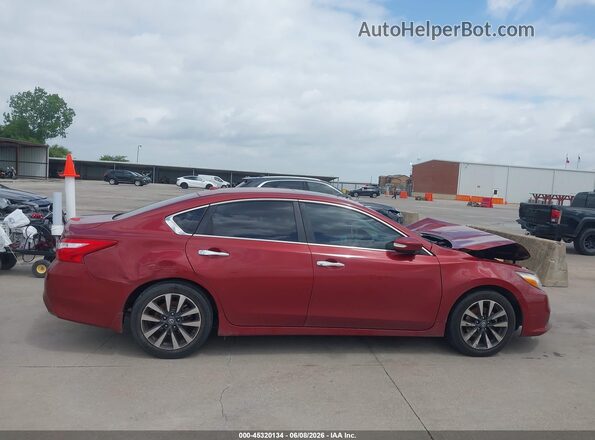 1N4AL3AP8HC135168 2017 NISSAN ALTIMA Burgundy Widok wnętrza z tyłu