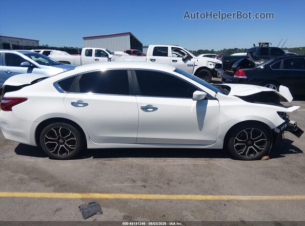 1N4AL3AP8HC149975 2017 NISSAN ALTIMA White 360 interior view