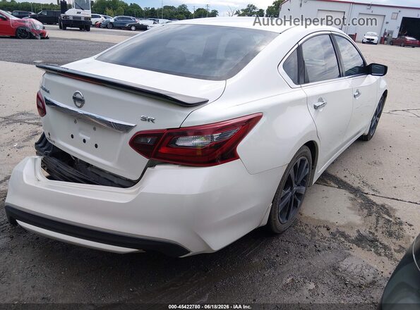 1N4AL3AP8HC184709 2017 NISSAN ALTIMA White Tył prawy