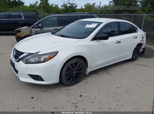 1N4AL3AP8HC184709 2017 NISSAN ALTIMA White Przód lewy