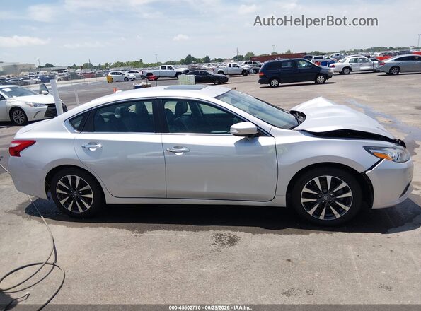 1N4AL3AP8HC194222 2017 NISSAN ALTIMA Серебряный Вид задней части салона