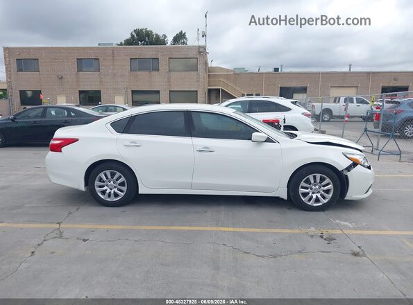1N4AL3AP8HC268724 2017 NISSAN ALTIMA White Rear interior view