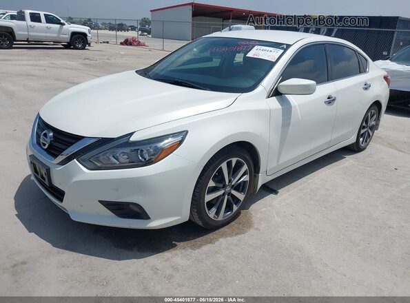 1N4AL3AP8HC488686 2017 NISSAN ALTIMA White Front left