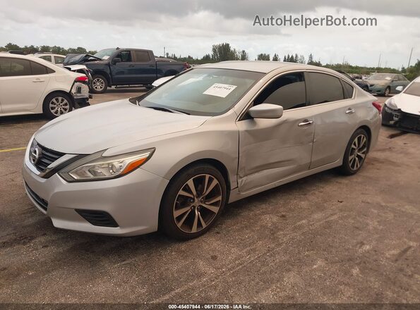 1N4AL3AP8HN337996 2017 NISSAN ALTIMA Silver Przód lewy