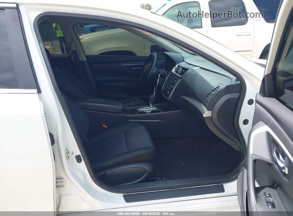 1N4AL3AP8JC107926 2018 NISSAN ALTIMA White Widok wnętrza z przodu
