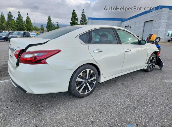1N4AL3AP8JC116660 2018 NISSAN ALTIMA White 