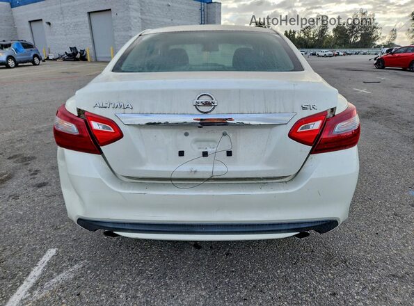 1N4AL3AP8JC116660 2018 NISSAN ALTIMA White 