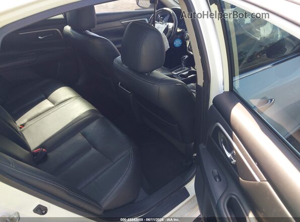 1N4AL3AP8JC246986 2018 NISSAN ALTIMA White Widok naklejki z numerem VIN