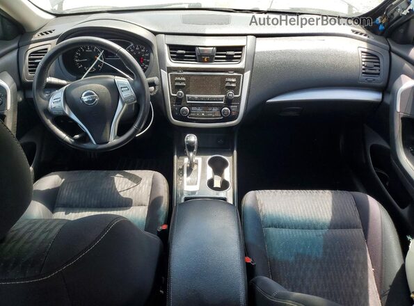 1N4AL3AP8JC263111 2018 NISSAN ALTIMA Серебряный Вид панели приборов