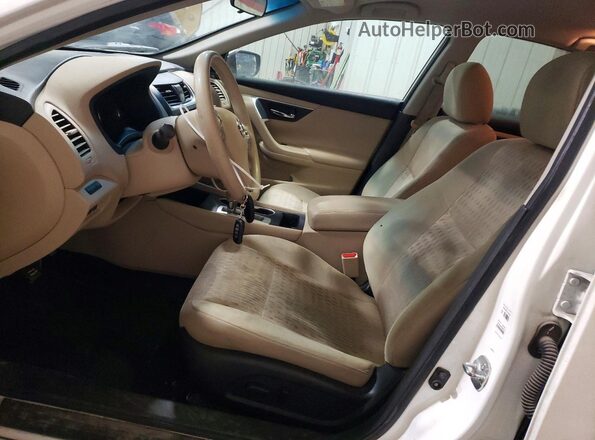1N4AL3AP9GC244849 2016 NISSAN ALTIMA White Вид салону спереду
