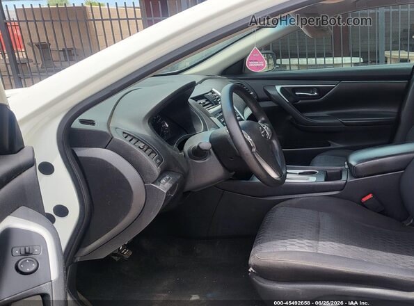 1N4AL3AP9HN346366 2017 NISSAN ALTIMA Белый Вид салона спереди