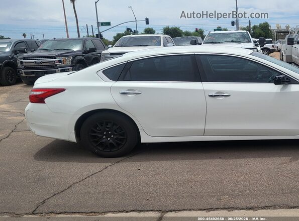 1N4AL3AP9HN346366 2017 NISSAN ALTIMA Белый Вид задней части салона
