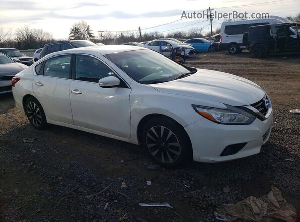 1N4AL3AP9JC175006 2018 NISSAN ALTIMA Белый Передняя правая четверть