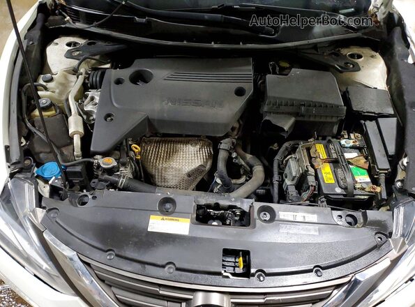 1N4AL3AP9JC207128 2018 NISSAN ALTIMA White Widok wnętrza z tyłu