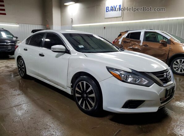 1N4AL3AP9JC207128 2018 NISSAN ALTIMA White Przód prawy
