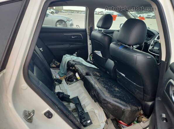 1N4AL3AP9JC271525 2018 NISSAN ALTIMA White Հետևի նստատեղերի տեսք
