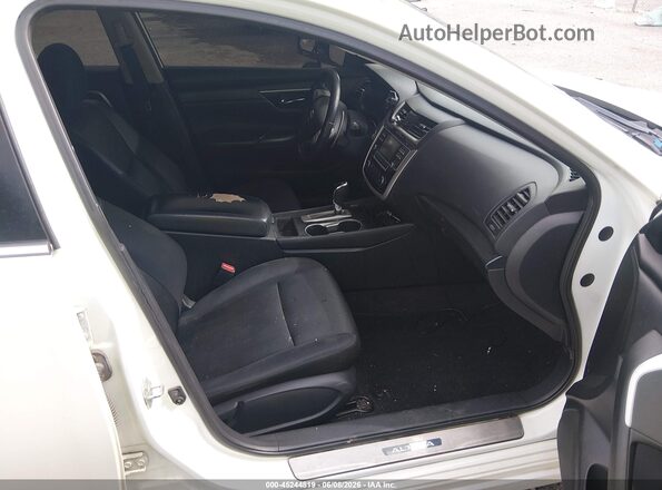 1N4AL3AP9JC275168 2018 NISSAN ALTIMA White Вид салону спереду