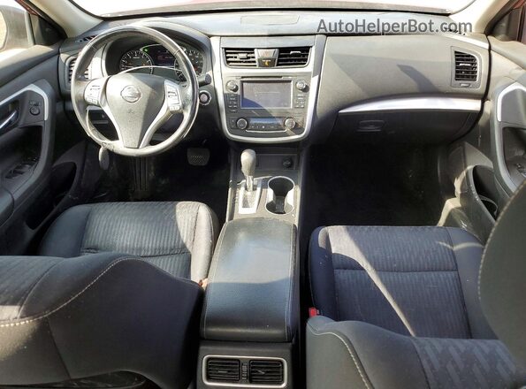 1N4AL3APXHC236471 2017 NISSAN ALTIMA Red Vista del salpicadero
