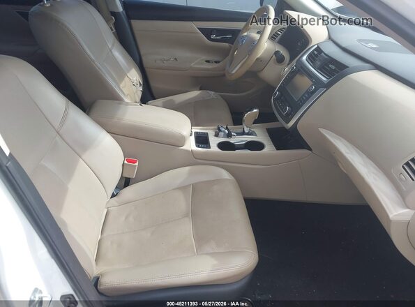 1N4AL3APXHC281958 2017 NISSAN ALTIMA White Вид салону спереду