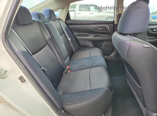 1N4AL3APXHC289297 2017 NISSAN ALTIMA White Rear seats view
