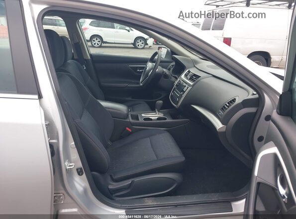 1N4AL3APXJC260890 2018 NISSAN ALTIMA Silver Widok wnętrza z przodu