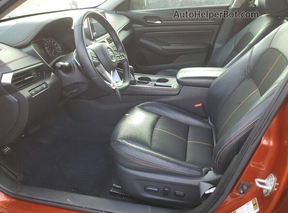 1N4AL4CV3MN358301 2021 NISSAN ALTIMA Orange Вид салону спереду