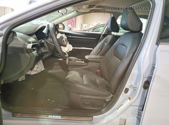 1N4AL4CV9RN394081 2024 NISSAN ALTIMA Gray Widok wnętrza z przodu