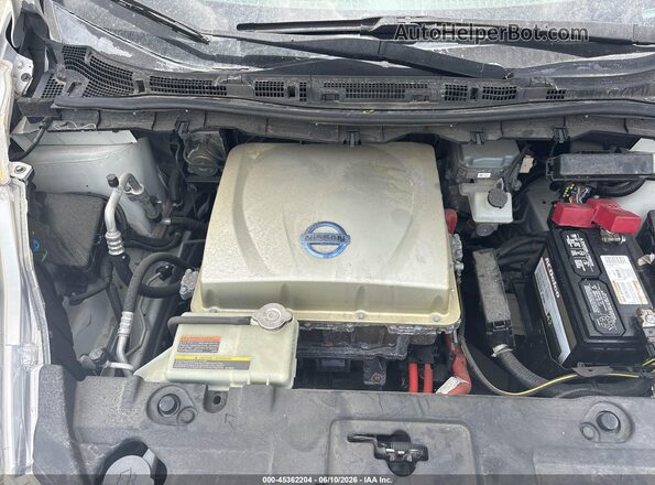 1N4AZ0CP1GC302270 2016 NISSAN LEAF  Вид сзади