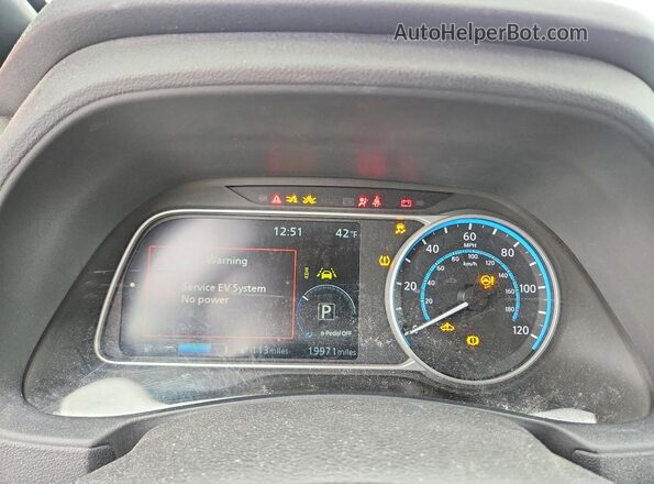 1N4AZ1BV4SC566971 2025 NISSAN LEAF Silver Սարքավորումների վահանակի տեսք