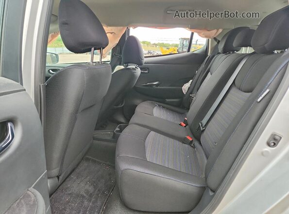 1N4AZ1BV4SC566971 2025 NISSAN LEAF Silver Հետևի նստատեղերի տեսք