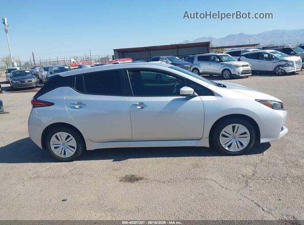 1N4AZ1BV6PC562427 2023 NISSAN LEAF Silver Vista interior trasera